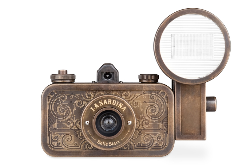 Illustration for article titled What's your photo gear, and what is your subject manner and style?